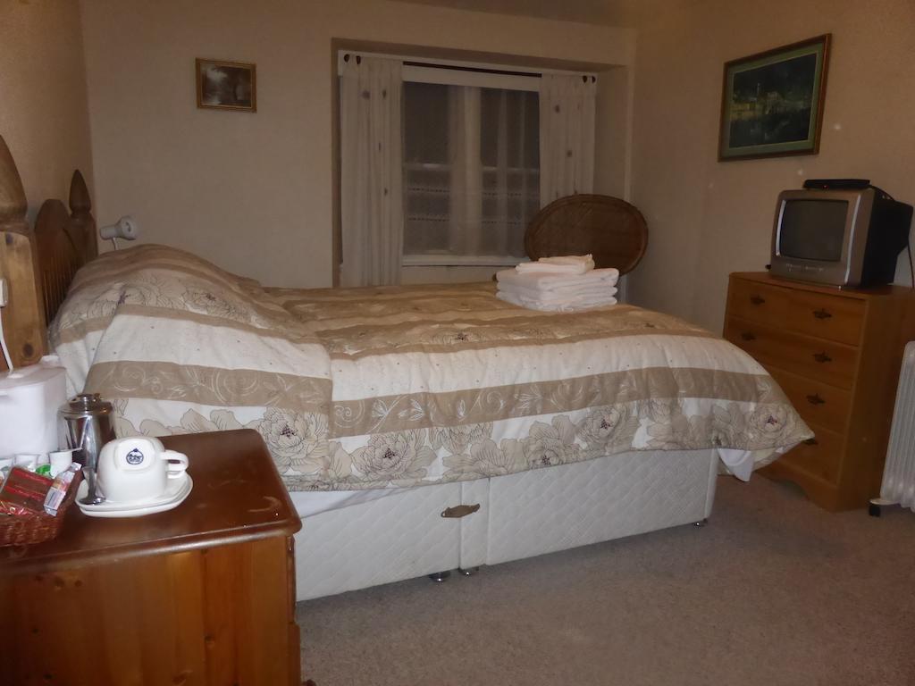 Kings Arms Hotel Penryn Room photo